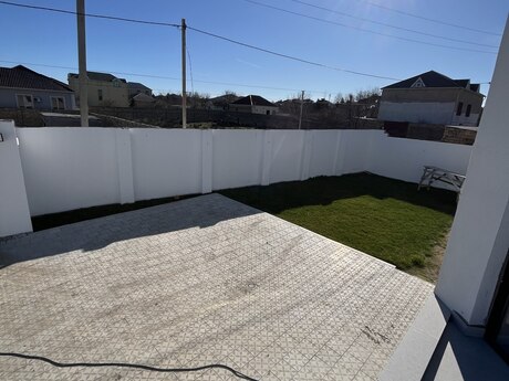 4 otaqlı həyət evi/bağ evi - Novxanı q. - 250 m²