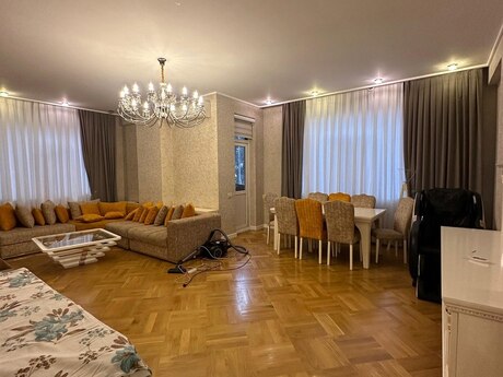3 otaqlı yeni tikili - Elmlər Akademiyası m. - 131 m²