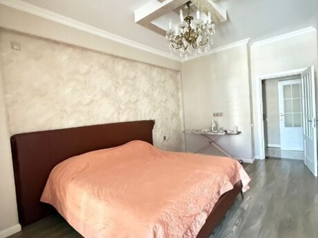4 otaqlı yeni tikili - 28 May m. - 165 m²