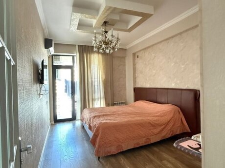 4 otaqlı yeni tikili - 28 May m. - 165 m²