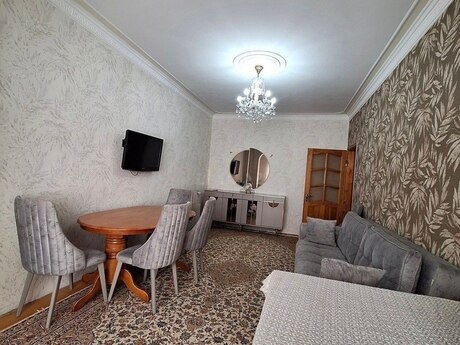 3 otaqlı köhnə tikili - Köhnə Günəşli q. - 85 m²