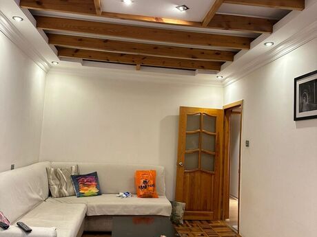 4 otaqlı köhnə tikili - Xalqlar Dostluğu m. - 100 m²