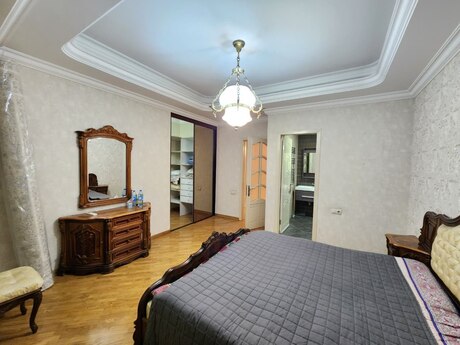 4 otaqlı yeni tikili - 28 May m. - 185 m²