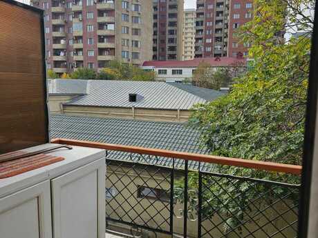 5 otaqlı köhnə tikili - Nizami m. - 135 m²