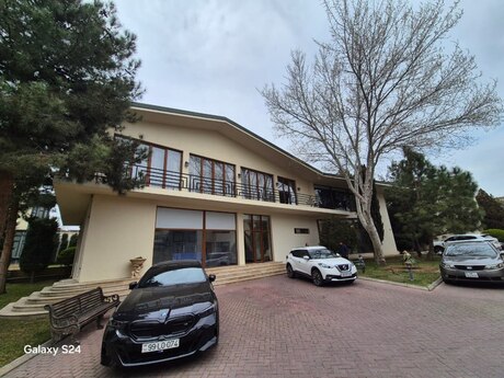 6 otaqlı həyət evi/bağ evi - 20 Yanvar m. - 350 m²