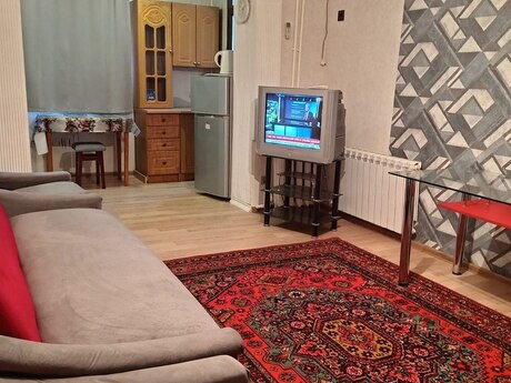 Elan №6009626 - Bakı, Gənclik m., 2 otaqlı, 60 m², 2/5 mərtəbə