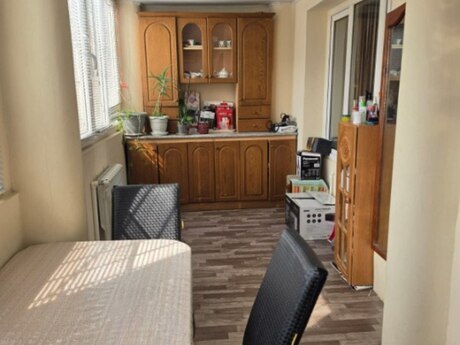 3 otaqlı köhnə tikili - Elmlər Akademiyası m. - 75 m²