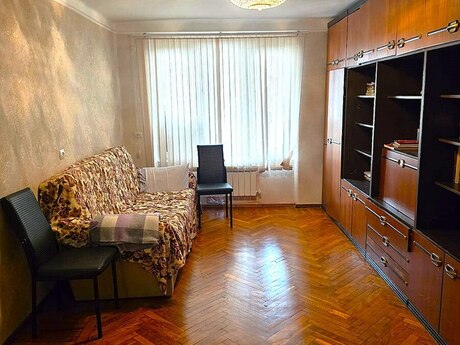 3 otaqlı köhnə tikili - Elmlər Akademiyası m. - 75 m²