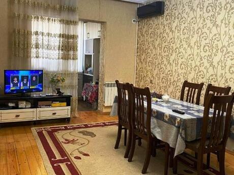 3 otaqlı köhnə tikili - Əhmədli q. - 80 m²