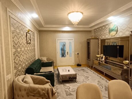 4 otaqlı yeni tikili - Azadlıq Prospekti m. - 133 m²