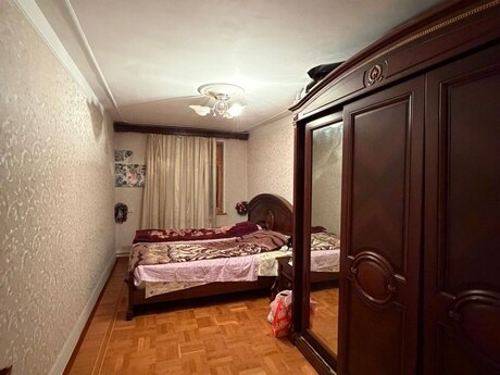 3 otaqlı köhnə tikili - İnşaatçılar m. - 80 m²