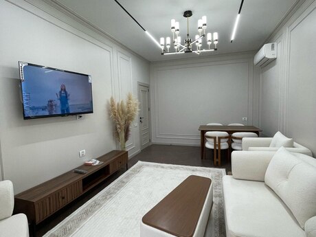 2-комн. новостройка - м. 28 мая - 78 м²