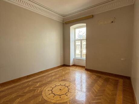 4 otaqlı köhnə tikili - Səbail r. - 180 m²