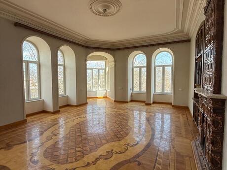 4 otaqlı köhnə tikili - Səbail r. - 180 m²