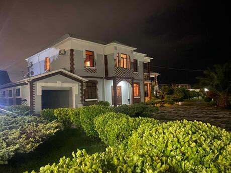 6 otaqlı həyət evi/bağ evi - Mərdəkan q. - 350 m²