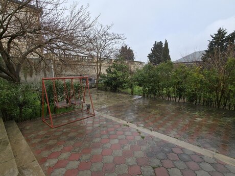 9 otaqlı həyət evi/bağ evi - Bakıxanov q. - 470 m²