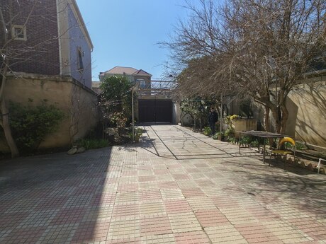 6 otaqlı həyət evi/bağ evi - Bakıxanov q. - 324 m²