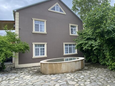 4 otaqlı həyət evi/bağ evi - Qəbələ - 130 m²