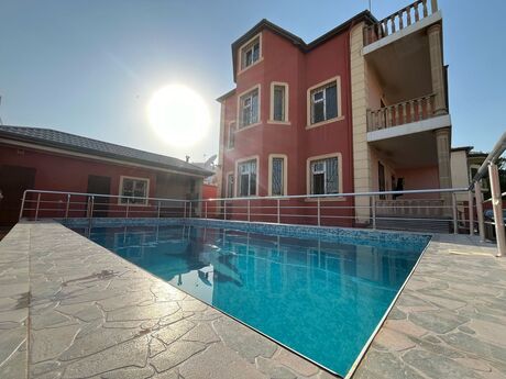 7 otaqlı həyət evi/bağ evi - Novxanı q. - 333 m²