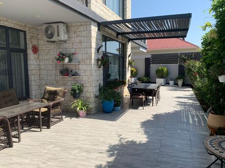 6 otaqlı həyət evi/bağ evi - Badamdar q. - 300 m²