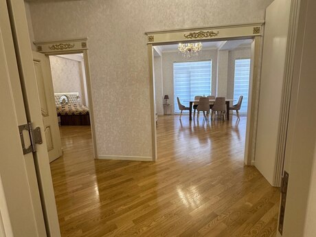 Аренда: 3-комнатная квартира, 150 м², Ağ şəhər: 1 600 ₼/мес 4