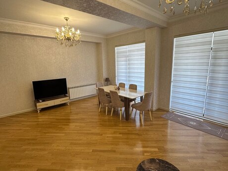 3 otaqlı yeni tikili - Ağ şəhər q. - 150 m²