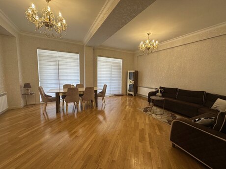 3 otaqlı yeni tikili - Ağ şəhər q. - 150 m²