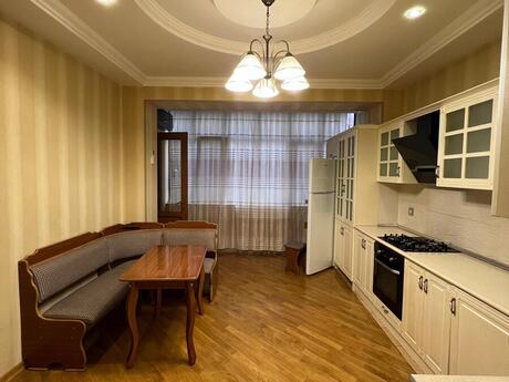4 otaqlı yeni tikili - Nəriman Nərimanov m. - 165 m²