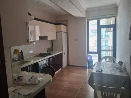 2 otaqlı yeni tikili - 28 May m. - 90 m²