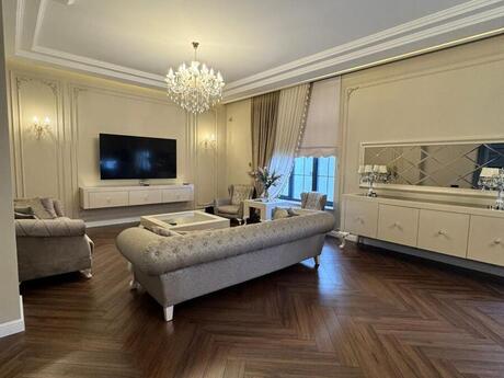 6 otaqlı həyət evi/bağ evi - Səbail r. - 480 m²