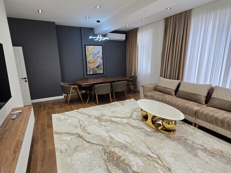4-комн. новостройка - м. 8 ноября - 175 м²