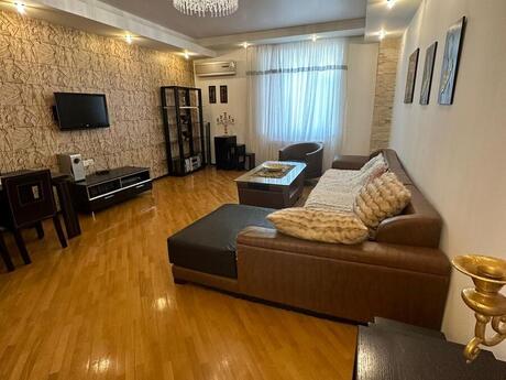 3 otaqlı yeni tikili - 28 May m. - 142 m²