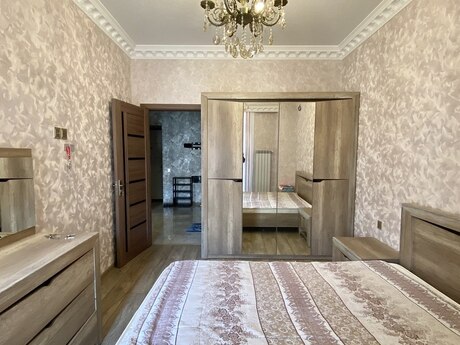 2 otaqlı yeni tikili - 8 Noyabr m. - 65 m²
