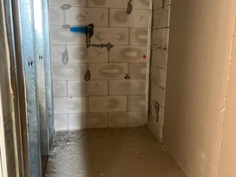 4 otaqlı yeni tikili - Ağ şəhər q. - 135.7 m²