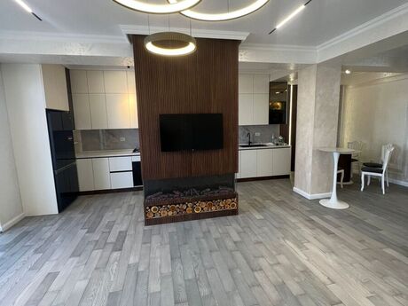 3-room apartment for rent, 125 m², 28 May: 1 600 ₼/mo 2