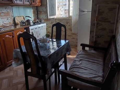 5 otaqlı yeni tikili - İnşaatçılar m. - 100 m²