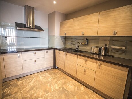 3-комн. новостройка - Насиминский  р. - 123 м²