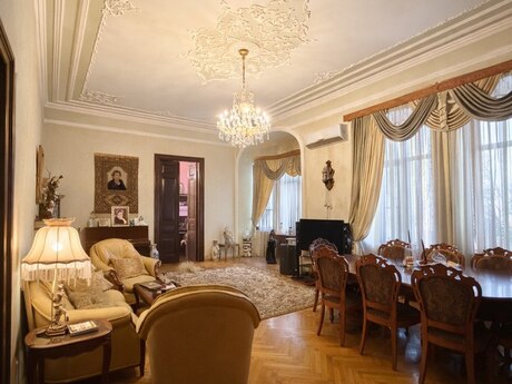 Объявление №6011467 - Баку, м. 28 мая, 5-комн., 210 м², 3/4 этаж