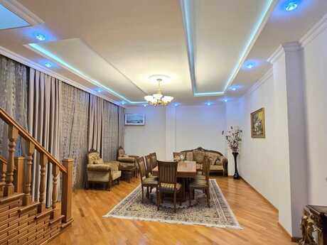 Həyət evi/Bağ evi - Qaraçuxur q. - 230 m²