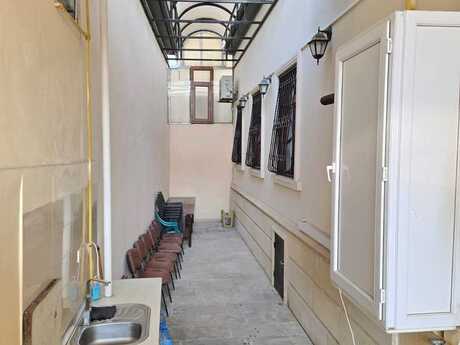 Həyət evi/Bağ evi - Qaraçuxur q. - 230 m²