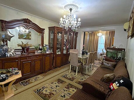3 otaqlı köhnə tikili - Elmlər Akademiyası m. - 75 m²