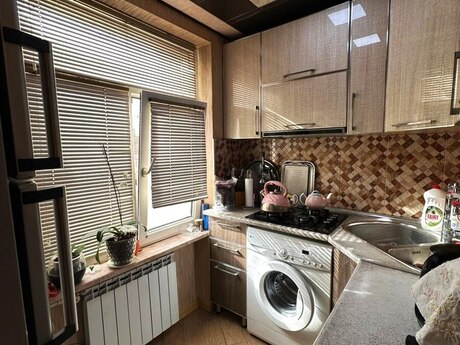 3 otaqlı köhnə tikili - Elmlər Akademiyası m. - 75 m²