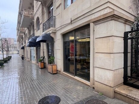 Obyekt - Ağ şəhər q. - 260 m²