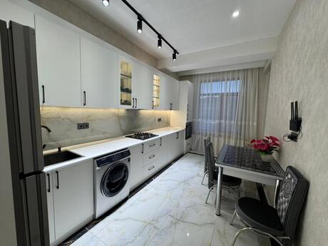 2-комн. новостройка - м. Кара Караев - 90 м²