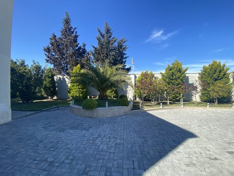 5 otaqlı həyət evi/bağ evi - Mərdəkan q. - 384 m²
