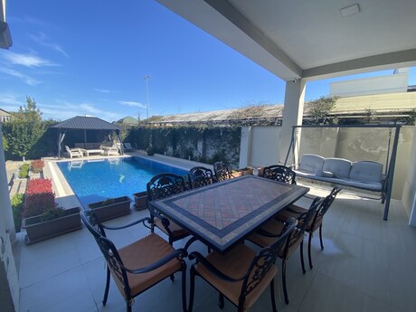 5 otaqlı həyət evi/bağ evi - Mərdəkan q. - 384 m²
