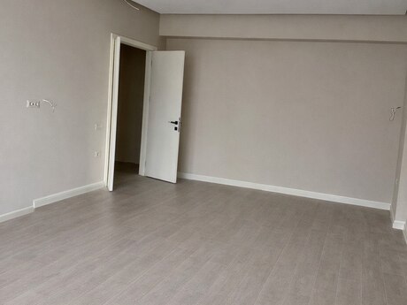 4 otaqlı yeni tikili - Bakmil m. - 130 m²