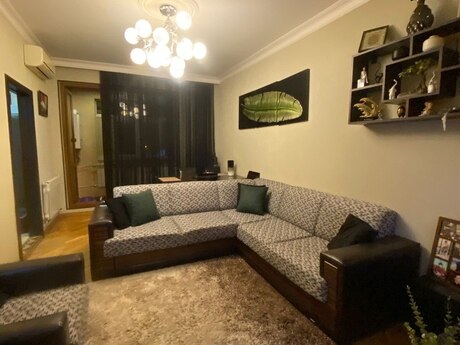 3 otaqlı köhnə tikili - Memar Əcəmi m. - 85 m²