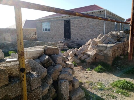 Satılır 4 otaqlı həyət evi/bağ evi 150 m², Binə q.