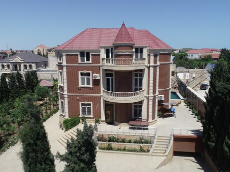 7 otaqlı həyət evi/bağ evi - Mərdəkan q. - 500 m²